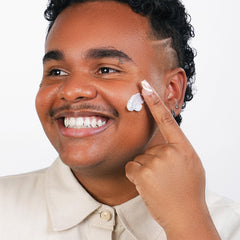 Gel de limpeza esfoliante facial