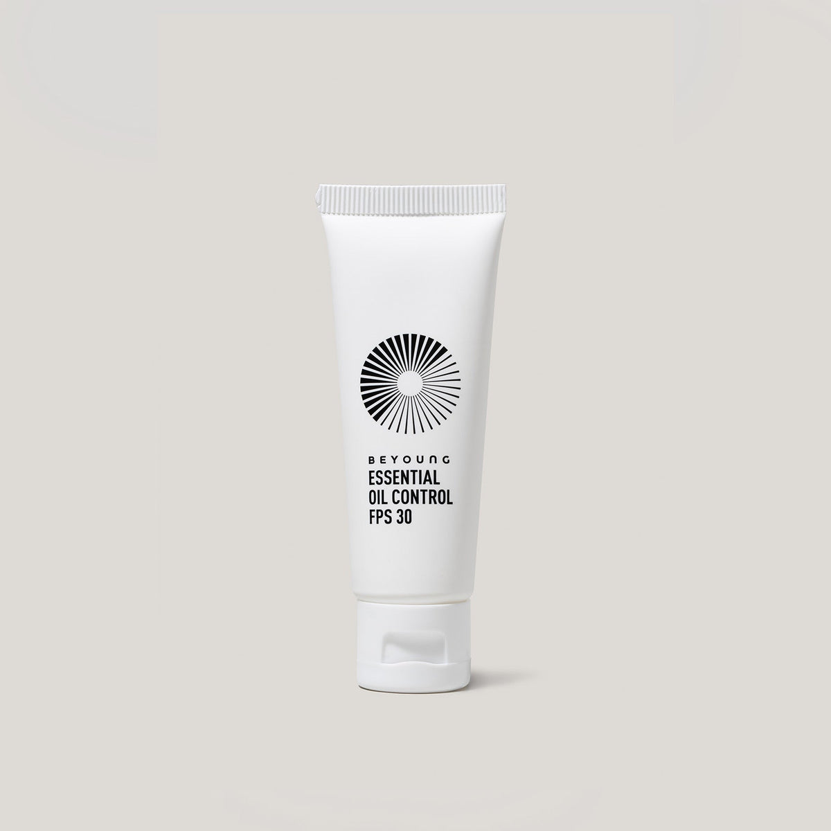 Protetor solar facial Beyoung Essential Oil Control FPS 30 em bisnaga branca com tampa flip-top, indicado para controle de oleosidade.