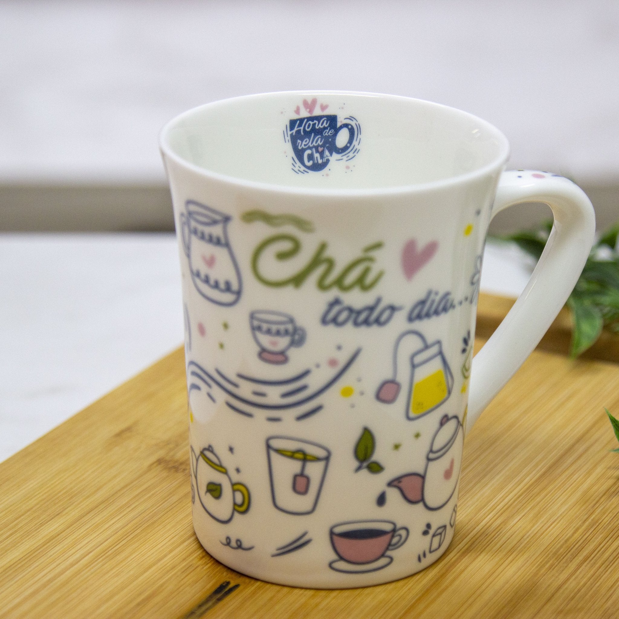 Caneca de Porcelana Chá todo Dia 340 ML