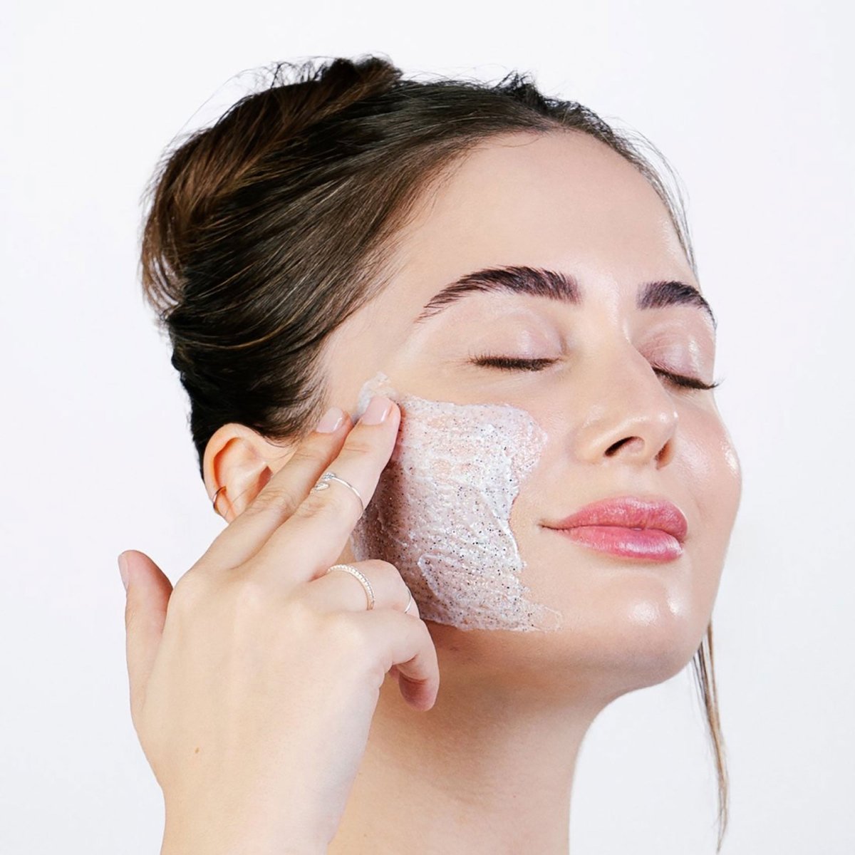 Gel de limpeza esfoliante facial - 