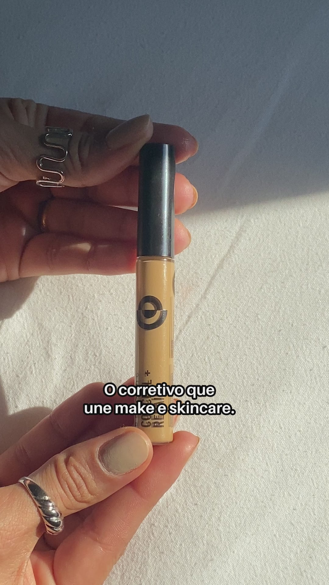 Corretivo liquido matte com ácido hialurônico
