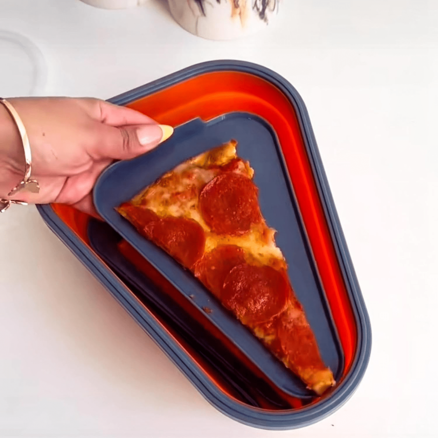 Porta Pizza Retrátil com Divisória e Trava